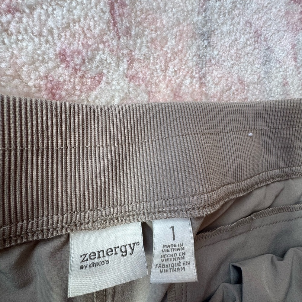 Chico's Zenergy Women’s Bottom Bundle (Size 1) - Picture 3 of 5